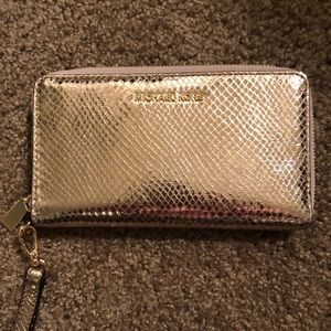 Michael Kors soft pink metallic wallet wristlet